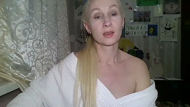 Snapshot of Mariana_har777 chatting on 03/01/25, 03:27 Mariana har777 online show from 03/01/25, 03:27