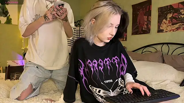 Snapshot of VeryRare_TwinS chatting on 09/26/25, 04:33 VeryRare TwinS online show from 09/26/25, 04:33