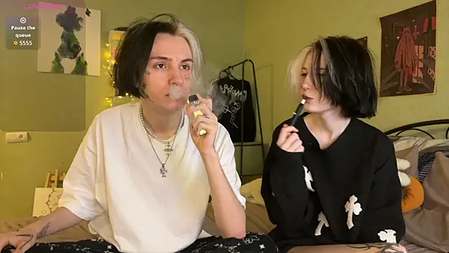 Snapshot of VeryRare_TwinS chatting on 11/13/25, 11:47 VeryRare TwinS online show from 11/13/25, 11:47