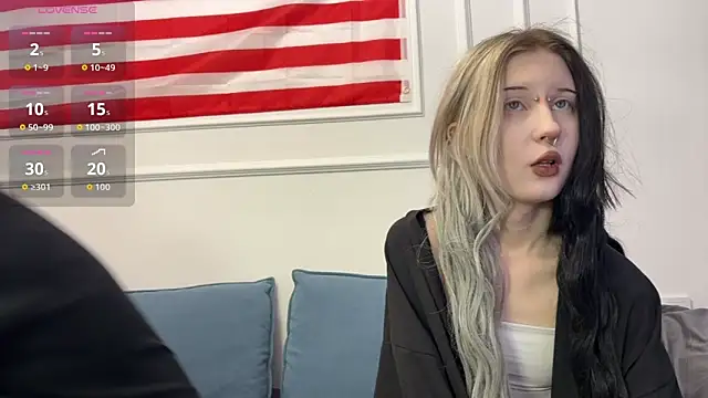 Snapshot of VeryRare_TwinS chatting on 02/14/26, 04:26 VeryRare TwinS online show from 02/14/26, 04:26