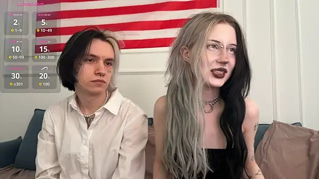 Snapshot of VeryRare_TwinS chatting on 04/04/26, 02:32 VeryRare TwinS online show from 04/04/26, 02:32