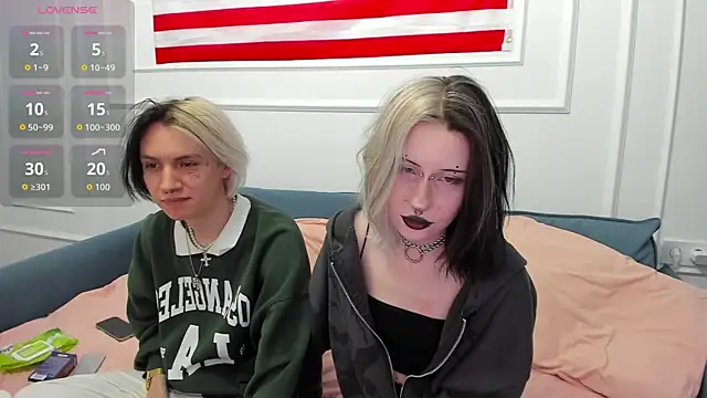 Snapshot of VeryRare_TwinS chatting on 04/24/26, 10:01 VeryRare TwinS online show from 04/24/26, 10:01