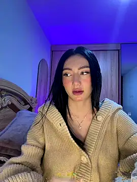 Maddy Jones online show from 12/15/25, 01:21