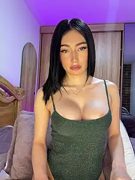 Maddy Jones online show from 04/07/26, 12:22