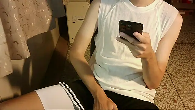 Snapshot of KYU890428 chatting on 07/12/26, 05:26 KYU890428 online show from 07/12/26, 05:26