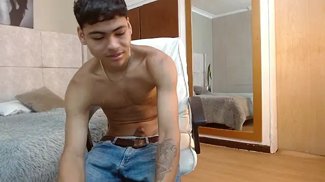 adam piarse01 online show from 10/02/25, 03:46