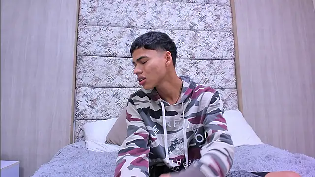 adam piarse01 online show from 02/09/26, 10:52