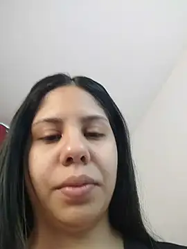 Snapshot of downsonMia chatting on 04/27/26, 12:03 downsonMia online show from 04/27/26, 12:03
