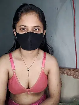 Snapshot of Hot_Nila chatting on 03/07/25, 02:04 Hot Nila online show from 03/07/25, 02:04