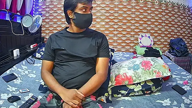 Hot Nila online show from 04/19/26, 03:06