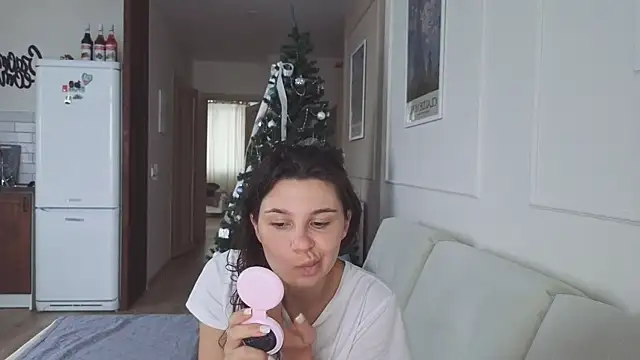 KristineEsme online show from 12/14/25, 06:08