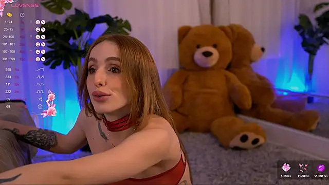 LunaBlossomX online show from 01/12/25, 02:45