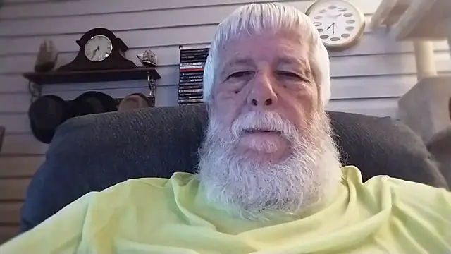 Snapshot of Futura_intx chatting on 07/14/26, 12:33 Futura intx online show from 07/14/26, 12:33