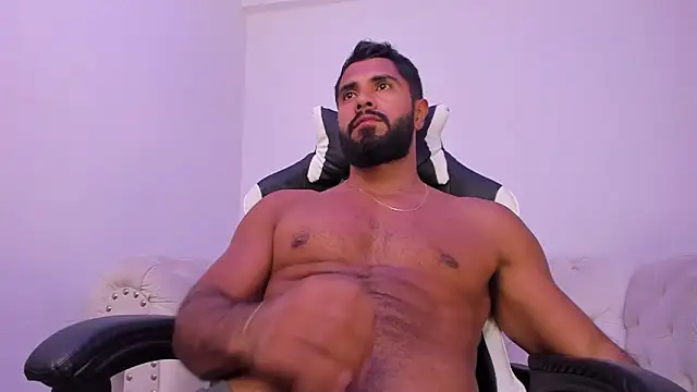 Santiago huntt online show from 12/18/25, 02:17