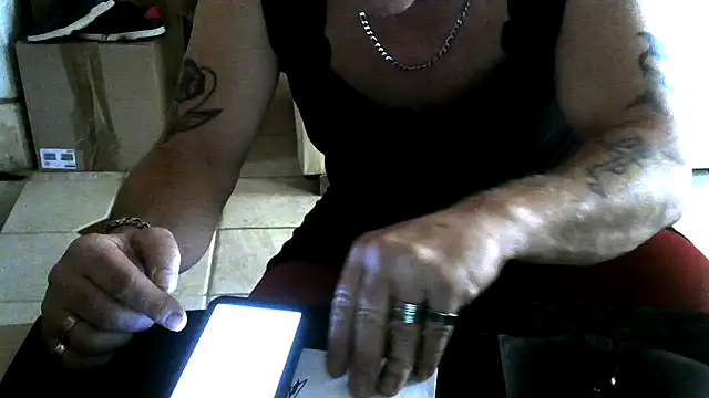 Snapshot of aigledauphin chatting on 11/06/25, 10:49 aigledauphin online show from 11/06/25, 10:49