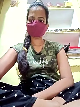 Snapshot of Pooja_cut chatting on 10/26/25, 04:24 Pooja cut online show from 10/26/25, 04:24