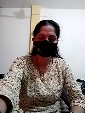 Snapshot of priyancyfun chatting on 01/31/25, 01:11 priyancyfun online show from 01/31/25, 01:11
