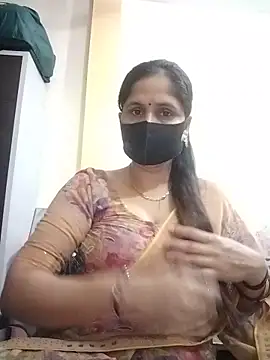 Snapshot of priyancyfun chatting on 05/16/26, 04:28 priyancyfun online show from 05/16/26, 04:28