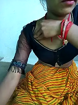 Snapshot of Amaya_Bajwa chatting on 02/28/25, 11:47 Amaya Bajwa online show from 02/28/25, 11:47