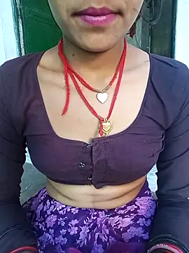 Snapshot of Amaya_Bajwa chatting on 03/05/25, 08:43 Amaya Bajwa online show from 03/05/25, 08:43