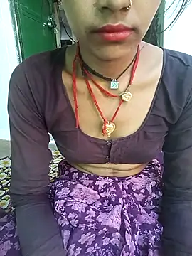 Snapshot of Amaya_Bajwa chatting on 03/22/25, 10:49 Amaya Bajwa online show from 03/22/25, 10:49