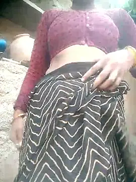 Snapshot of Amaya_Bajwa chatting on 11/22/25, 04:33 Amaya Bajwa online show from 11/22/25, 04:33