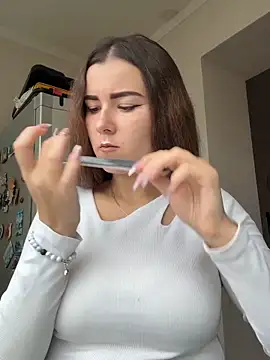 mewKate online show from 10/11/25, 08:24