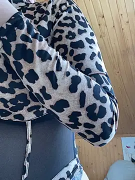 mewKate online show from 03/07/26, 01:52