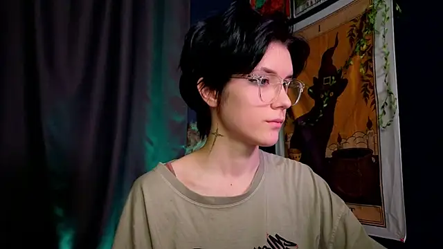 Hyeon Jin online show from 01/04/25, 09:31