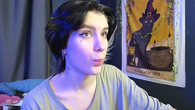 Hyeon Jin online show from 02/07/25, 09:37