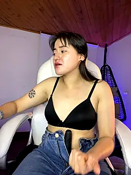 Camila pinkk online show from 10/28/25, 04:31