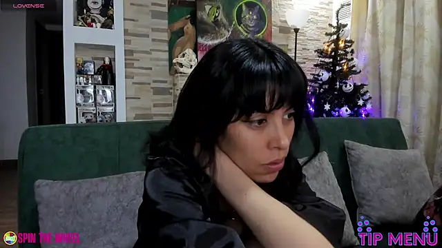 Snapshot of shamelesss_ chatting on 12/16/25, 02:27 shamelesss online show from 12/16/25, 02:27