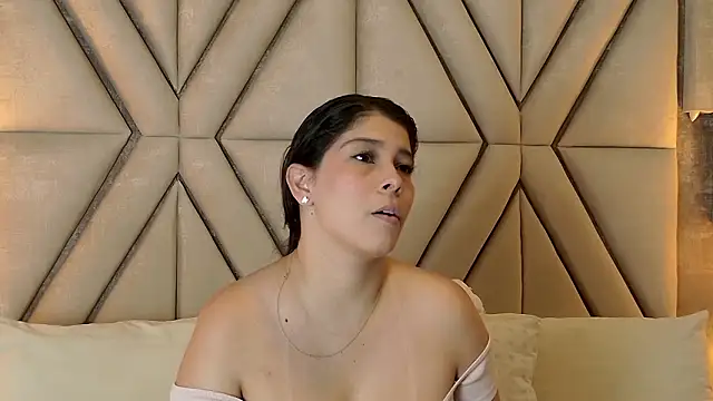 MilaRux online show from 03/18/26, 04:54