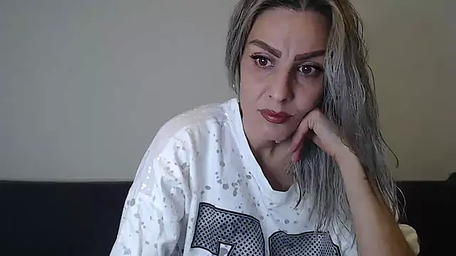 Snapshot of AshlineKatte chatting on 11/07/25, 01:22 AshlineKatte online show from 11/07/25, 01:22