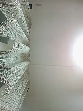 Lauren Amabel online show from 04/22/26, 05:58