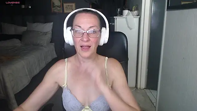 boeslaboes1 online show from 02/26/26, 06:40