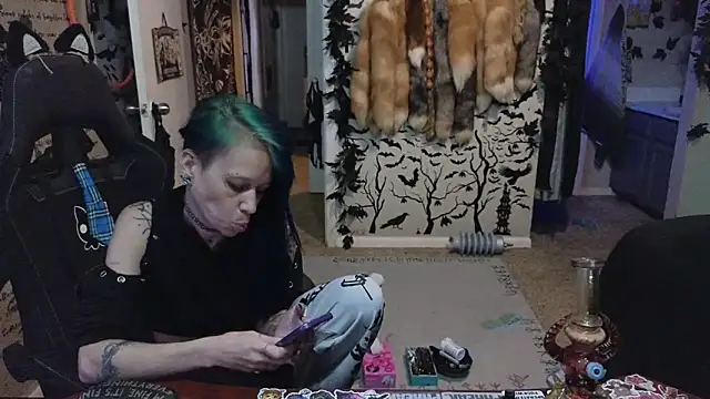 Snapshot of trashbrat chatting on 09/10/25, 02:00 trashbrat online show from 09/10/25, 02:00