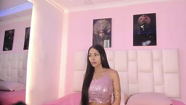 Charlot Vega  online show from 11/17/25, 11:27