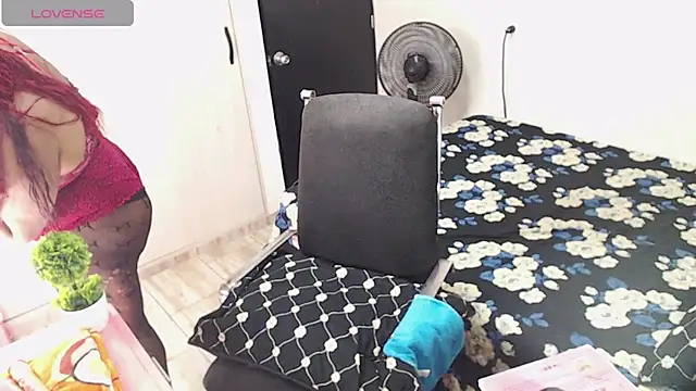 Snapshot of kimberly_bellu chatting on 02/11/25, 11:44 kimberly bellu online show from 02/11/25, 11:44