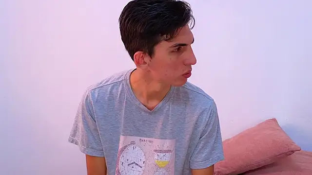 Ana and Leo online show from 01/30/25, 12:37