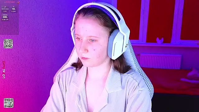 mon lola online show from 02/17/26, 03:40