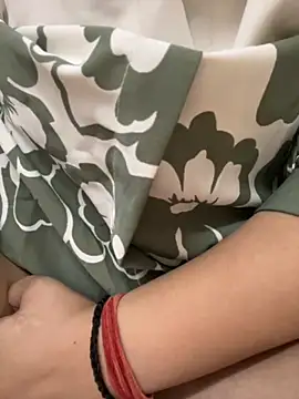 Snapshot of Red-Magic-25 chatting on 10/07/25, 07:05 Red-Magic-25 online show from 10/07/25, 07:05