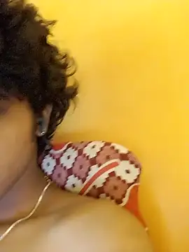 CosmicEmuu online show from 01/11/25, 10:51