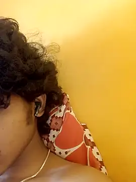 CosmicEmuu online show from 02/14/25, 10:07