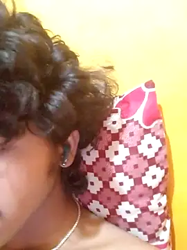 CosmicEmuu online show from 02/17/25, 01:42