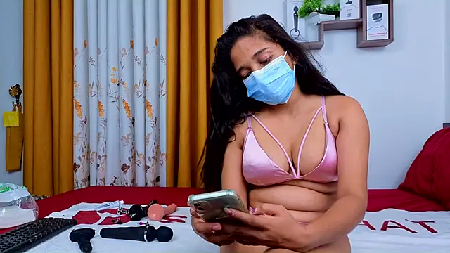 Tatoo girl online show from 10/31/25, 06:53