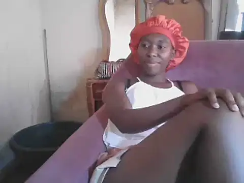 Snapshot of Hotdaily04 chatting on 02/07/25, 12:50 Hotdaily04 online show from 02/07/25, 12:50