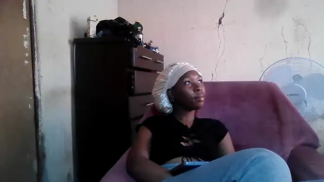 Snapshot of Hotdaily04 chatting on 09/13/25, 07:08 Hotdaily04 online show from 09/13/25, 07:08