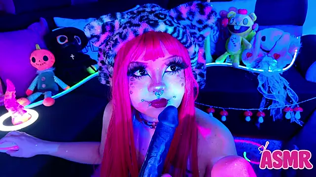 LaytonBox online show from 11/04/25, 01:43