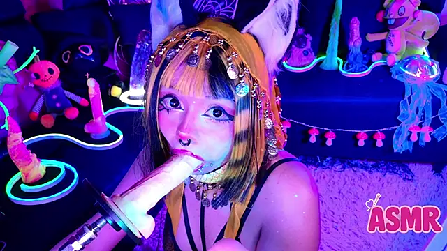 LaytonBox online show from 11/09/25, 02:26